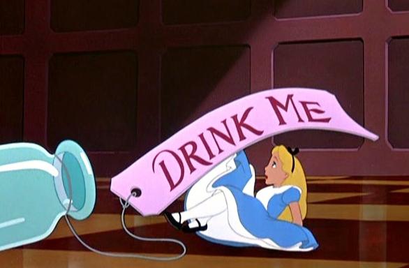 Funko Pop! - Disney: Alice with DRINK ME bottle / Alicia en el País de las Maravillas - Entrelíneas Papelería - Funko
